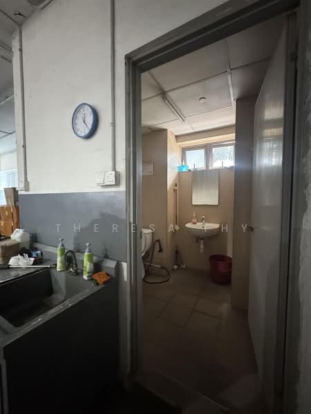 Eco-Tech @ Sunview, 1 Sunview Road, 2,605 sqft, Light Industrial (B1) For Sale, by Theresa THY, 500228751 - Bathroom - CommercialGuru.com.sg