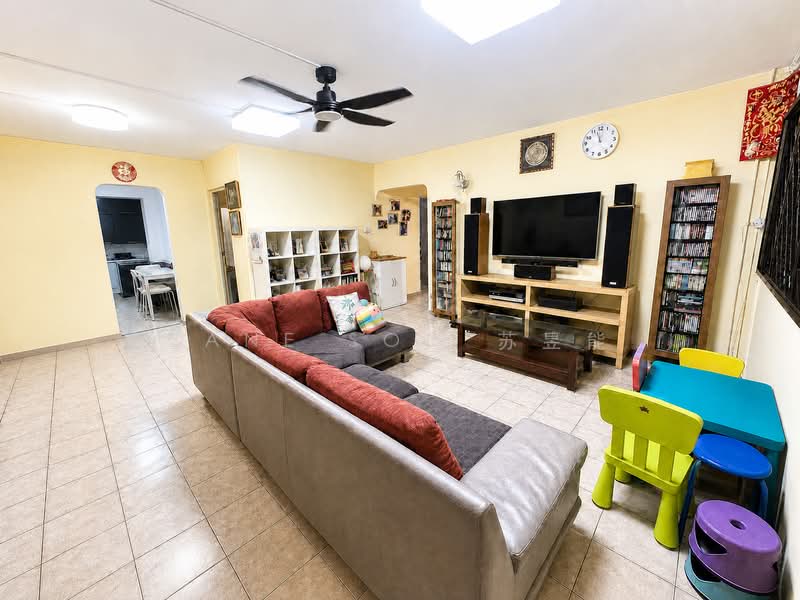 126 Pending Road, 126 Pending Road, 3 Bedrooms, 1,109 sqft, HDB Flat For Sale, by Zane Soo 苏昱能, 500228760 - Living Room - PropertyGuru.com.sg