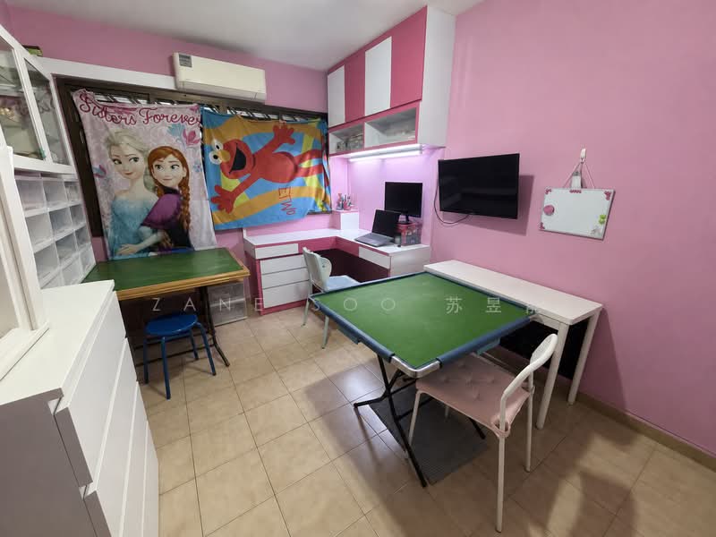 126 Pending Road, 126 Pending Road, 3 Bedrooms, 1,109 sqft, HDB Flat For Sale, by Zane Soo 苏昱能, 500228760 - Study - PropertyGuru.com.sg