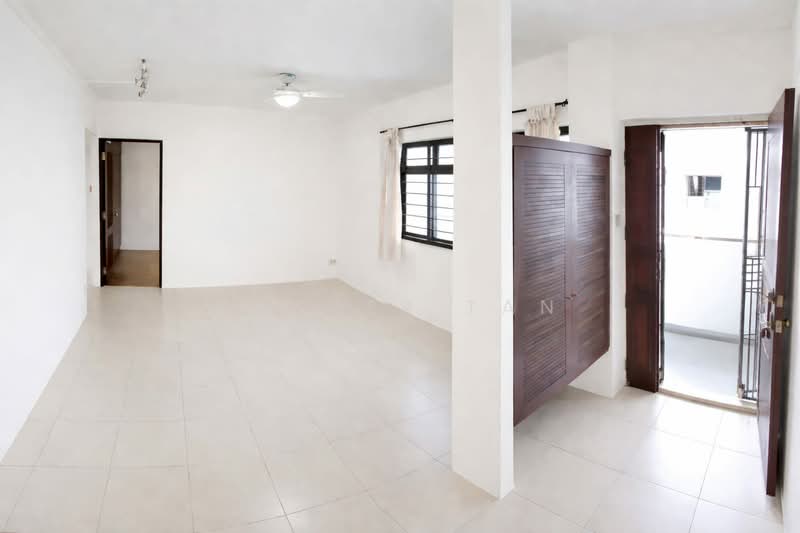 131B Kim Tian Road, 131B Kim Tian Road, 3 Bedrooms, 980 sqft, HDB Flat For Sale, by Esther Tan, 500228762 - Living Room - PropertyGuru.com.sg