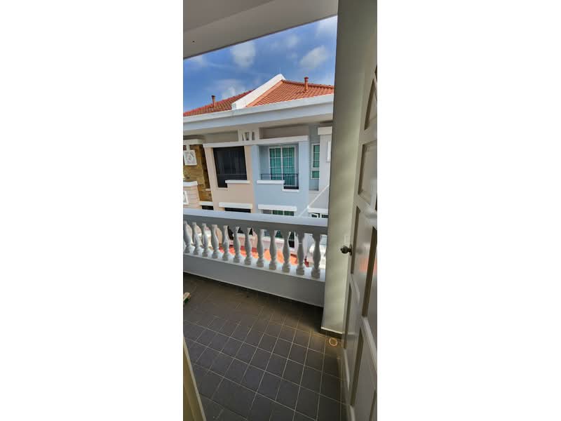 Eastwood road, Eastwood road, 4 Bedrooms, 3,490 sqft, Semi-Detached House For Rent, by May Lee, 500228771 - PropertyGuru.com.sg
