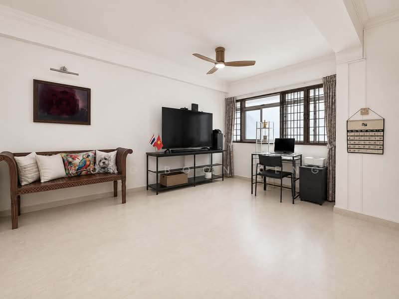 30 Holland Close, 30 Holland Close, 3 Bedrooms, 1,130 sqft, HDB Flat For Sale, by Wong Boon Keng, 500228780 - Living Room - PropertyGuru.com.sg