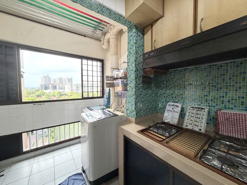 30 Holland Close, 30 Holland Close, 3 Bedrooms, 1,130 sqft, HDB Flat For Sale, by Wong Boon Keng, 500228780 - Kitchen - PropertyGuru.com.sg