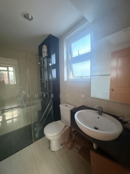 Sims Meadows, 8 Lorong 33 Geylang, 3 Bedrooms, 1,054 sqft, Condominium For Rent, by Sherly Wai, 500228787 - Bathroom - PropertyGuru.com.sg