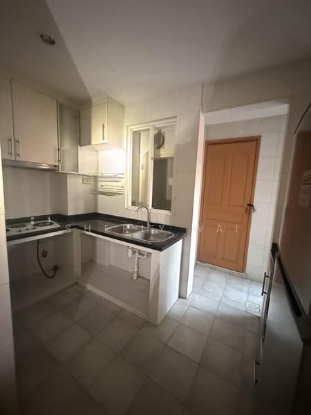 Sims Meadows, 8 Lorong 33 Geylang, 3 Bedrooms, 1,054 sqft, Condominium For Rent, by Sherly Wai, 500228787 - Kitchen - PropertyGuru.com.sg