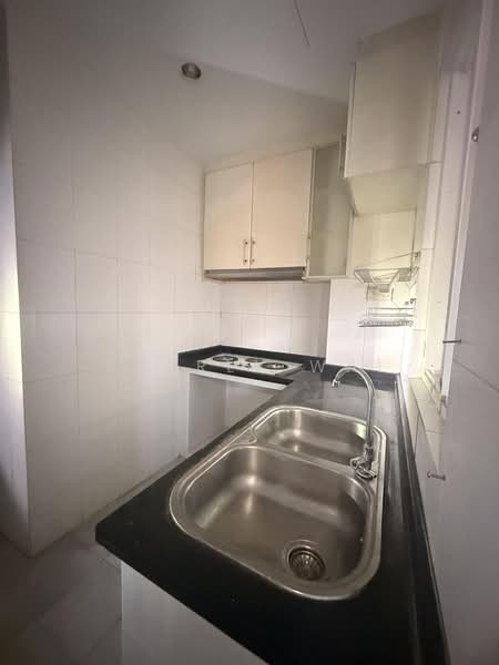 Sims Meadows, 8 Lorong 33 Geylang, 3 Bedrooms, 1,054 sqft, Condominium For Rent, by Sherly Wai, 500228787 - Kitchen - PropertyGuru.com.sg