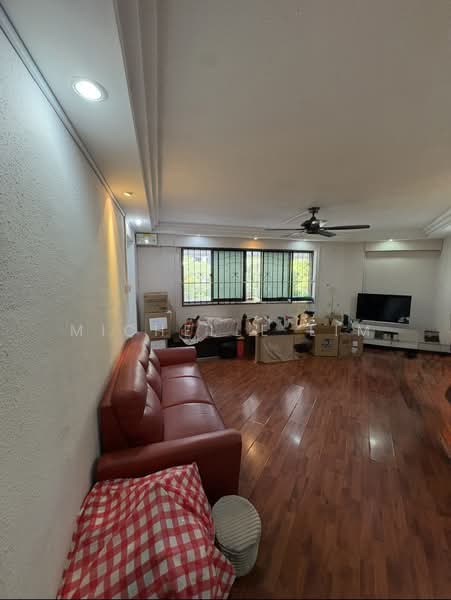 481 Jurong West Street 41, 481 Jurong West Street 41, 3 Bedrooms, 1,184 sqft, HDB Flat For Sale, by Michelle Lim, 500228789 - Living Room - PropertyGuru.com.sg