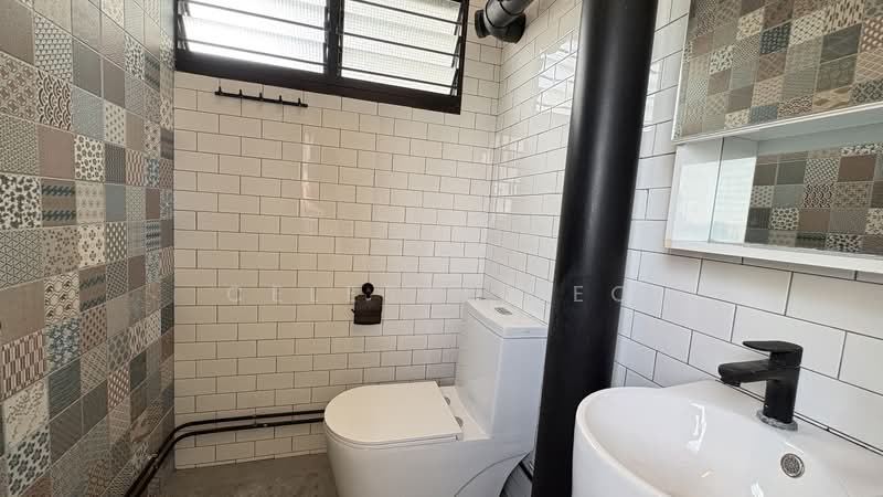 524 Ang Mo Kio Avenue 5, 524 Ang Mo Kio Avenue 5, 1 Bedroom, 731 sqft, HDB Flat For Rent, by Celeste Teo, 500228801 - Common Toilet - PropertyGuru.com.sg