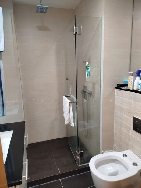 Atrium Residences, 1 Lorong 28 Geylang, 3 Bedrooms, 1,227 sqft, Condominium For Sale, by Alex Jonathan Tay, 500228804 - Bathroom - PropertyGuru.com.sg