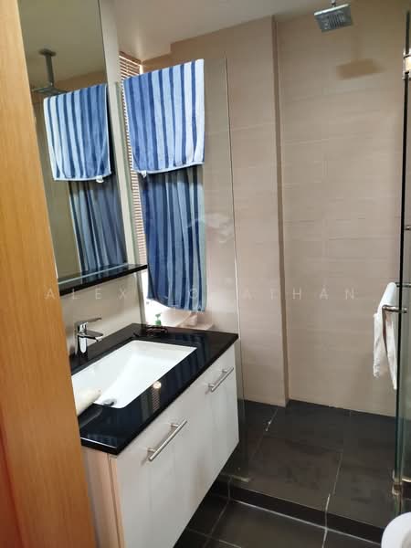Atrium Residences, 1 Lorong 28 Geylang, 3 Bedrooms, 1,227 sqft, Condominium For Sale, by Alex Jonathan Tay, 500228804 - Bathroom - PropertyGuru.com.sg