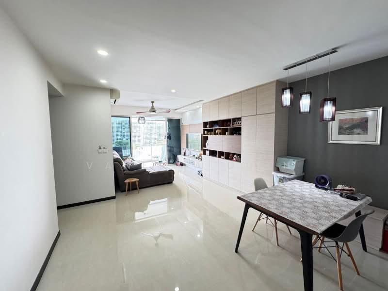 Lake Life, 10 Tao Ching Road, Boon Lay / Jurong / Tuas, 3 Bedrooms, 1,087 sqft, Executive Condominium For Sale, by Vanessa Duan, 500228809 - Living Room - PropertyGuru.com.sg