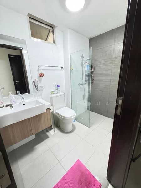 Lake Life, 10 Tao Ching Road, Boon Lay / Jurong / Tuas, 3 Bedrooms, 1,087 sqft, Executive Condominium For Sale, by Vanessa Duan, 500228809 - Bathroom - PropertyGuru.com.sg