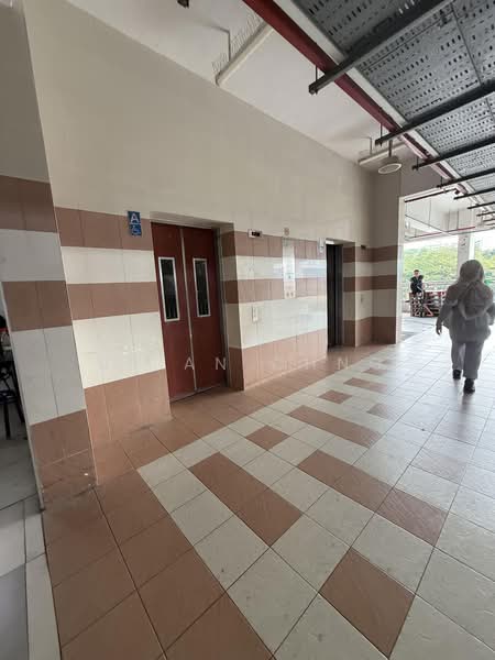 Boon Lay Shopping Centre, 221 Boon Lay Place, Boon Lay / Jurong / Tuas, 5,318 sqft, Other Retail For Rent, by Brian Chng, 500228815 - Corridor - CommercialGuru.com.sg
