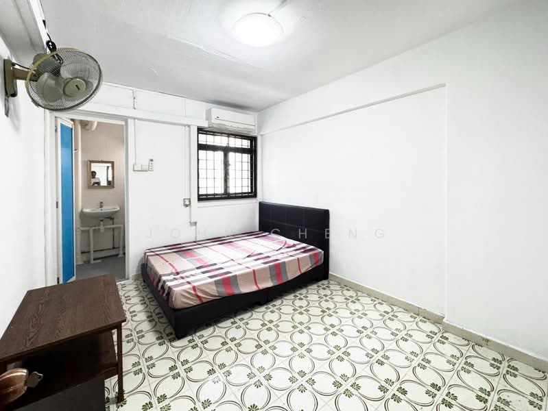 330 Ang Mo Kio Avenue 1, 330 Ang Mo Kio Avenue 1, 2 Bedrooms, 732 sqft, HDB Flat For Sale, by John Cheng, 500228818 - Bedroom - PropertyGuru.com.sg