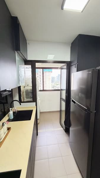 32 Ghim Moh Link, 32 Ghim Moh Link, 2 Bedrooms, 732 sqft, HDB Flat For Rent, by Perry Chee, 500228821 - Kitchen - PropertyGuru.com.sg