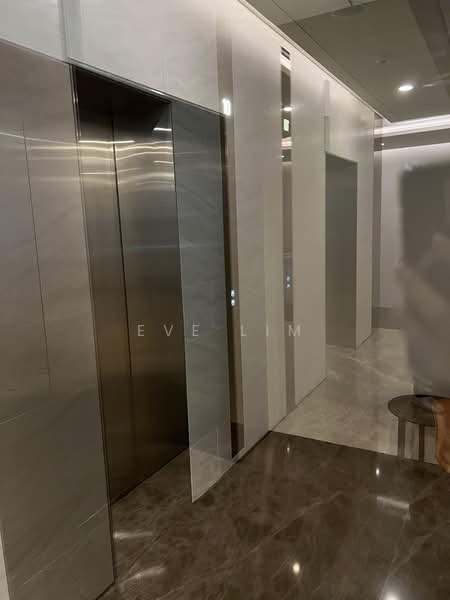 Plus, 20 Cecil Street, 1,341 sqft, Office For Rent, by Eve Lim, 500228822 - Corridor - CommercialGuru.com.sg