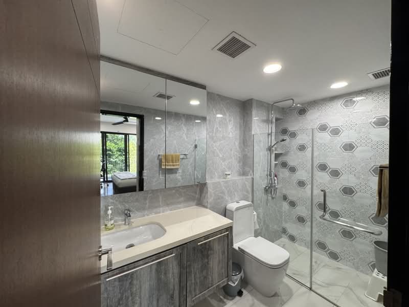 The Interlace, 212 Depot Road, 4 Bedrooms, 4,252 sqft, Condominium For Sale, by Helen Yau, 500228839 - Bathroom - PropertyGuru.com.sg