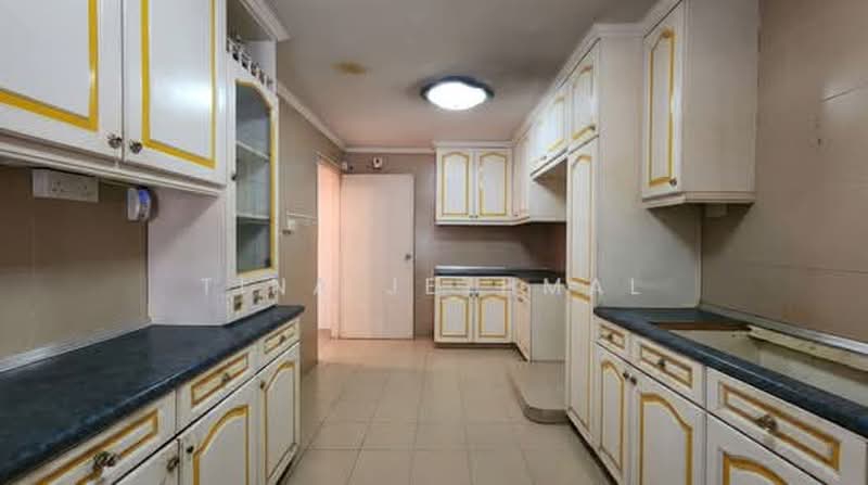 Parkstone Road, Parkstone Road / Goodman Road / Crescent Road / Bournemouth Road / Wilkinson Road / Branksome Road / Boscombe Road, 5 Bedrooms, 3,001 sqft, Semi-Detached House For Sale, by Tina Jethmal, 500228853 - Kitchen - PropertyGuru.com.sg