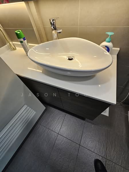 CT Hub 2, 114 Lavender Street, 969 sqft, Light Industrial (B1) For Sale, by Jason Toong, 500228860 - Bathroom - CommercialGuru.com.sg