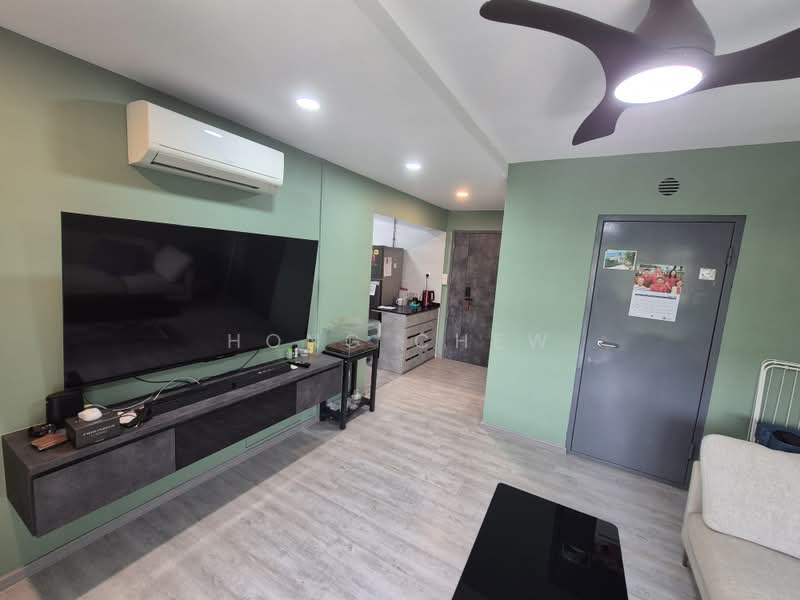 12 Farrer Park Road, 12 Farrer Park Road, 2 Bedrooms, 667 sqft, HDB Flat For Rent, by Hong Chew, 500228864 - Living Room - PropertyGuru.com.sg