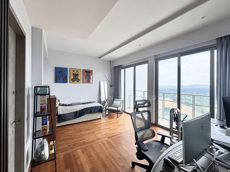 Gorgeously Renovated Duplex Penthouse with Stunning Unblocked Views, , 4 Bedrooms, 2,550 sqft, Condominium For Rent, by Bryan Ong, 500228866 - Bedroom - PropertyGuru.com.sg