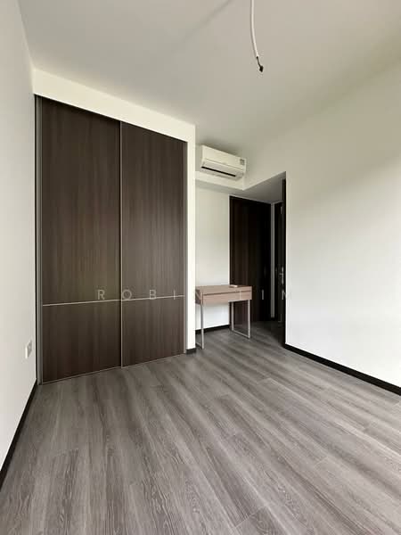 Pasir Ris 8, 8 Pasir Ris Drive 8, 2 Bedrooms, 710 sqft, Apartment For Sale, by Robin Lim, 500228884 - Bedroom - PropertyGuru.com.sg