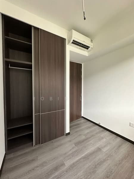 Pasir Ris 8, 8 Pasir Ris Drive 8, 2 Bedrooms, 710 sqft, Apartment For Sale, by Robin Lim, 500228884 - Bedroom - PropertyGuru.com.sg