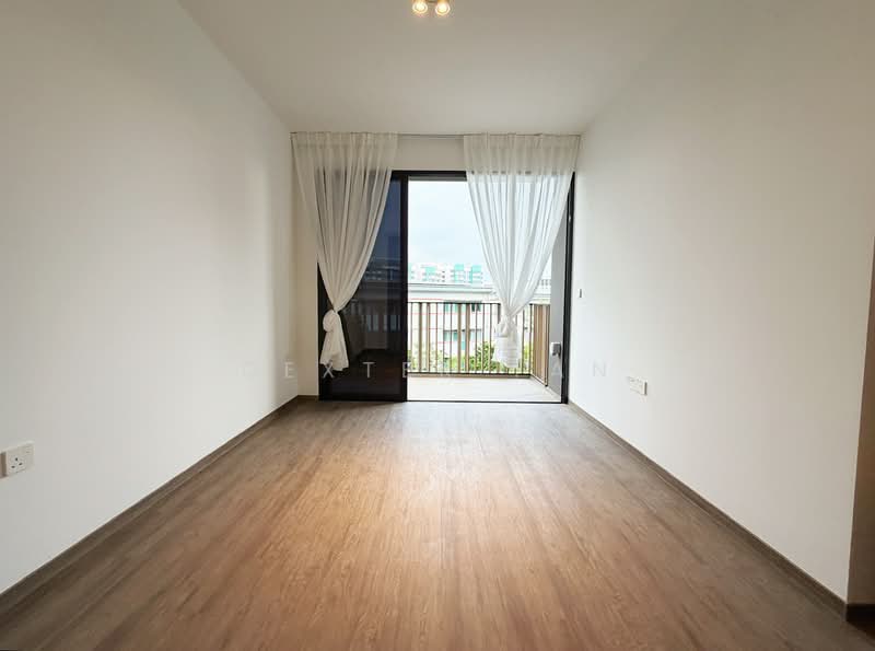 Norwood Grand, , 4 Bedrooms, 1,313 sqft, Condominium For Sale, by Dexter Tan, 500228909 - Balcony - PropertyGuru.com.sg