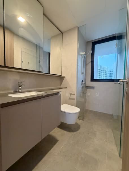 Norwood Grand, , 4 Bedrooms, 1,313 sqft, Condominium For Sale, by Dexter Tan, 500228909 - Bathroom - PropertyGuru.com.sg