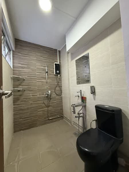 30 Jalan Bahagia, 30 Jalan Bahagia, 3 Bedrooms, 1,313 sqft, HDB Flat For Sale, by Linda Ang, 500228946 - Master Bathroom - PropertyGuru.com.sg