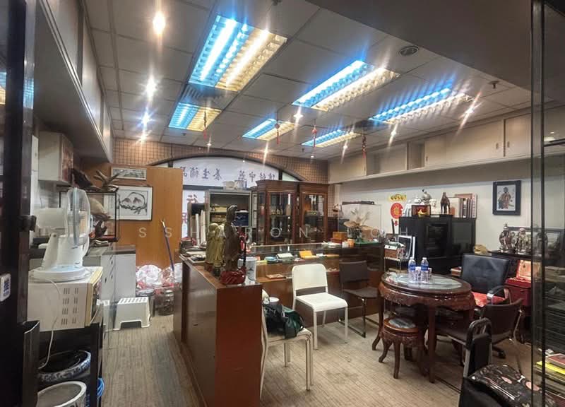 Furama City Centre, 60 Eu Tong Sen Street, 409 sqft, Mall Shop For Rent, by Ssharon Loh, 500228954 - CommercialGuru.com.sg