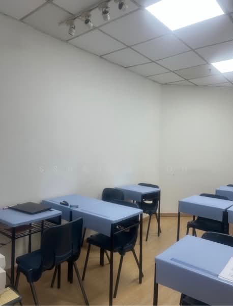 Furama City Centre, 60 Eu Tong Sen Street, 441 sqft, Mall Shop For Rent, by Ssharon Loh, 500228955 - CommercialGuru.com.sg