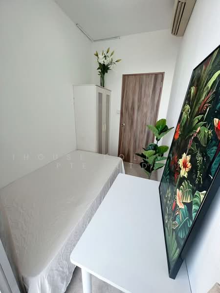 The Parc Condominium, 3 West Coast Walk, Room Rental, 100 sqft, Condominium For Rent, by ling, 500228964 - Bedroom - PropertyGuru.com.sg