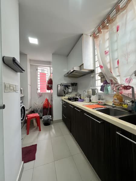 Mi Casa, 321 Choa Chu Kang Avenue 3, 3 Bedrooms, 1,259 sqft, Condominium For Sale, by Nandini Ng (Regina), 500228972 - Kitchen - PropertyGuru.com.sg