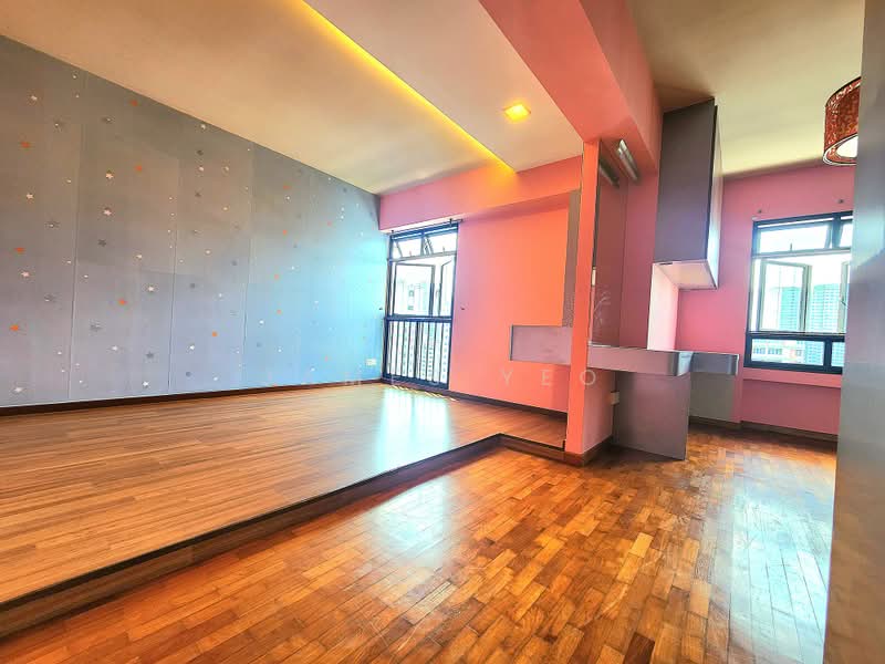 79E Toa Payoh Central, 79E Toa Payoh Central, 3 Bedrooms, 980 sqft, HDB Flat For Sale, by James Yeo, 500228978 - Living Room - PropertyGuru.com.sg