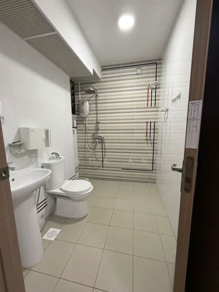 punggol, northshore, 3 Bedrooms, 1,206 sqft, HDB Flat For Sale, by Linda Ang, 500228988 - Bathroom - PropertyGuru.com.sg