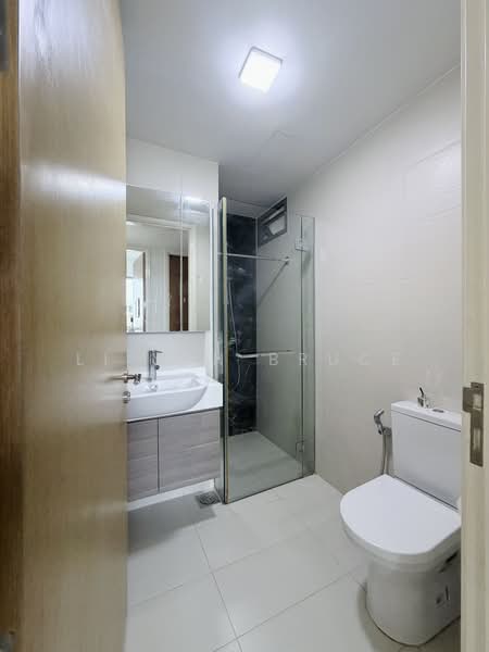 Skies Miltonia, 3 Miltonia Close, Sembawang / Yishun, 3 Bedrooms, 1,076 sqft, Condominium For Sale, by Li Yan Bruce, 500228990 - Bathroom - PropertyGuru.com.sg