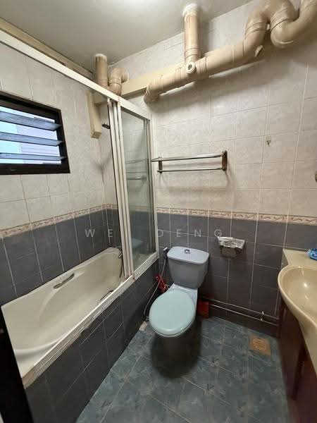 650C Jurong West Street 61, 650C Jurong West Street 61, Boon Lay / Jurong / Tuas, 3 Bedrooms, 1,184 sqft, HDB Flat For Sale, by WEI DENG, 500229000 - Bathroom - PropertyGuru.com.sg