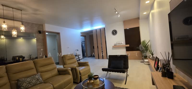 384 Bukit Batok West Avenue 5, 384 Bukit Batok West Avenue 5, 3 Bedrooms, 1,270 sqft, HDB Flat For Sale, by Jamaliah Bole, 500229004 - Living Room - PropertyGuru.com.sg