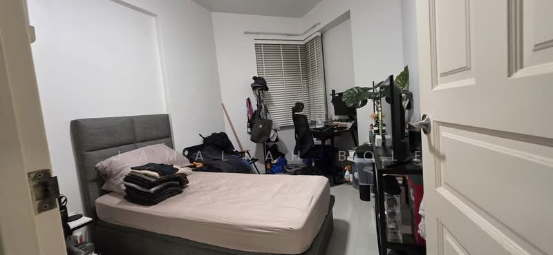 384 Bukit Batok West Avenue 5, 384 Bukit Batok West Avenue 5, 3 Bedrooms, 1,270 sqft, HDB Flat For Sale, by Jamaliah Bole, 500229004 - 1st Common Bedroom - PropertyGuru.com.sg