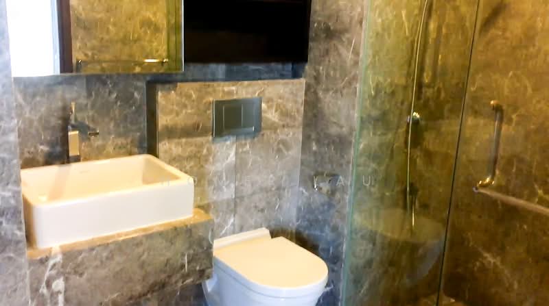 Rare Freehold in Somerset – POPULAR RENTAL UNIT, , 1 Bedroom, 355 sqft, Condominium For Sale, by Homer Lau, 500229016 - Bathroom - PropertyGuru.com.sg