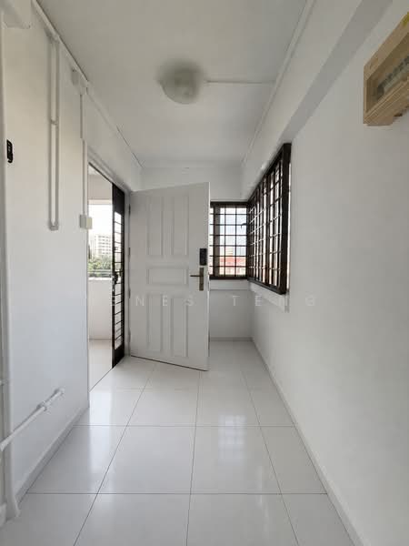 241 Serangoon Avenue 3, 241 Serangoon Avenue 3, 3 Bedrooms, 958 sqft, HDB Flat For Rent, by Agnes Teng, 500229027 - Entrance - PropertyGuru.com.sg