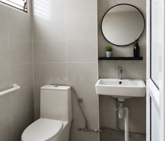 107 Pasir Ris Street 12, 107 Pasir Ris Street 12, 3 Bedrooms, 1,313 sqft, HDB Flat For Sale, by James Lee, 500229028 - Bathroom - PropertyGuru.com.sg