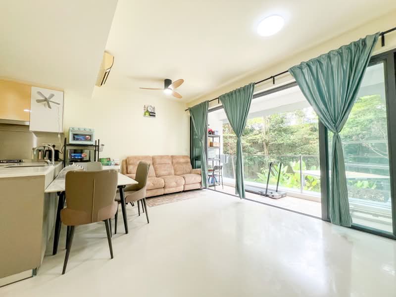 Hedges Park Condominium, 89 Flora Drive, 2 Bedrooms, 797 sqft, Condominium For Sale, by Hansel Tan, 500229029 - Living Room - PropertyGuru.com.sg