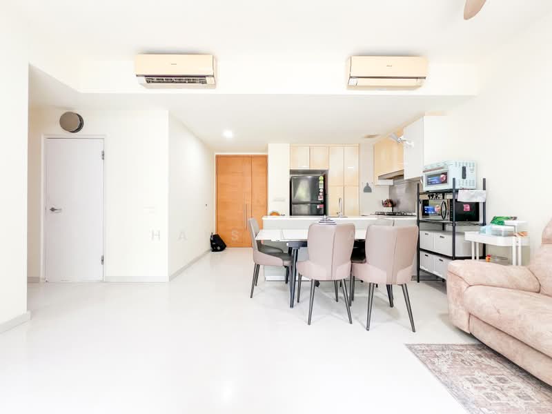 Hedges Park Condominium, 89 Flora Drive, 2 Bedrooms, 797 sqft, Condominium For Sale, by Hansel Tan, 500229029 - Living Room - PropertyGuru.com.sg