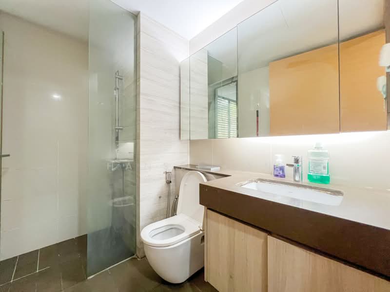 Hedges Park Condominium, 89 Flora Drive, 2 Bedrooms, 797 sqft, Condominium For Sale, by Hansel Tan, 500229029 - Bathroom - PropertyGuru.com.sg