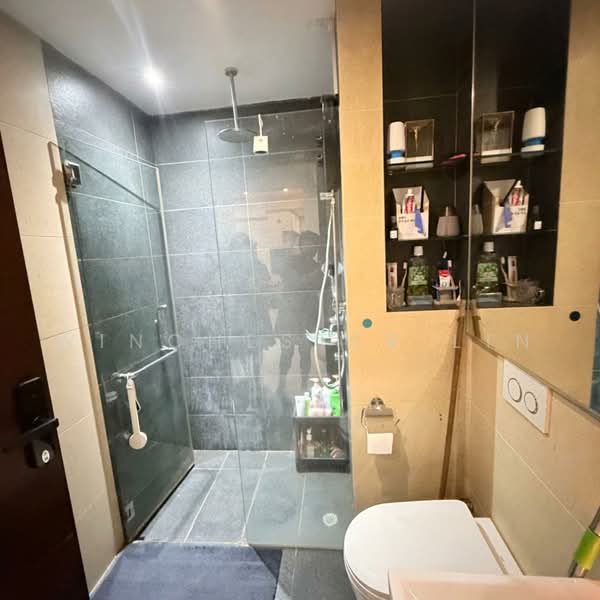 Guillemard Edge, 38 Lorong 30 Geylang, 2 Bedrooms, 1,356 sqft, Condominium For Sale, by Winchester Lin, 500229031 - Bathroom - PropertyGuru.com.sg