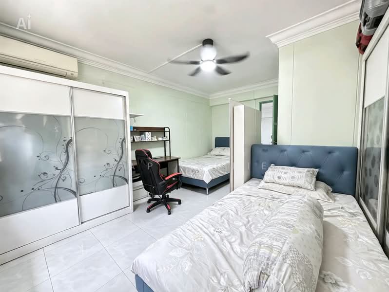 560 Choa Chu Kang North 6, 560 Choa Chu Kang North 6, 4 Bedrooms, 1,572 sqft, HDB Flat For Sale, by Yap KaiJie, 500229044 - Bedroom - PropertyGuru.com.sg