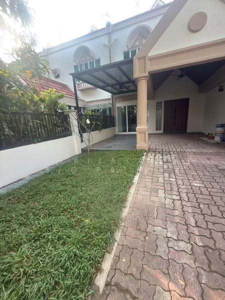 Fernhill Road, Fernhill Road, Tanglin / Holland / Bukit Timah, 4 Bedrooms, 2,500 sqft, Terraced House For Rent, by Kailasam S/O Palanivellu, 500229053 - PropertyGuru.com.sg