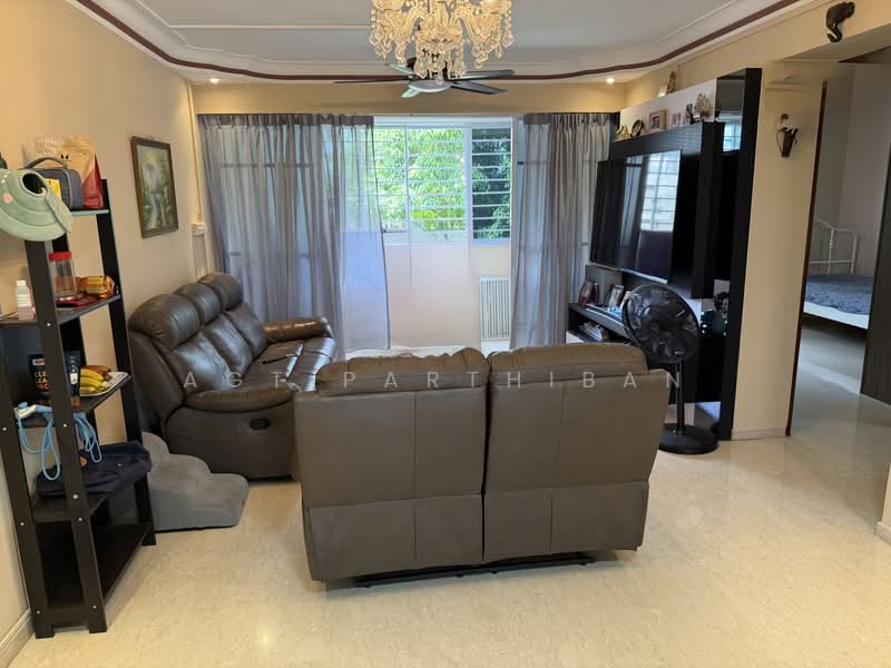 736 Jurong West Street 75, 736 Jurong West Street 75, Boon Lay / Jurong / Tuas, 3 Bedrooms, 1,431 sqft, HDB Flat For Sale, by Agt Parthiban, 500229054 - Living Room - PropertyGuru.com.sg